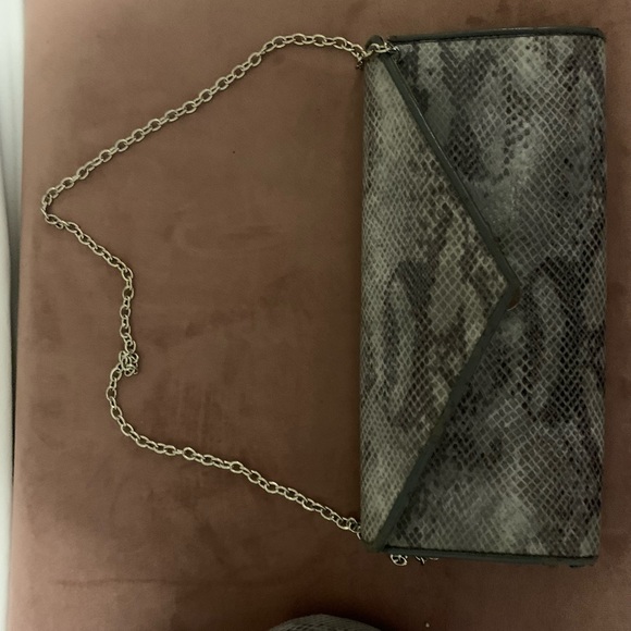 Snake print heels size 6 with matching clutch - Picture 8 of 13